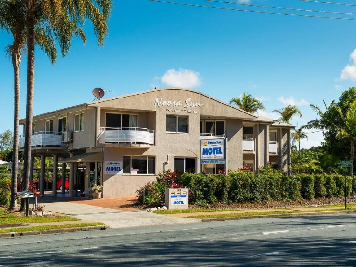 noosa sun motel entrance